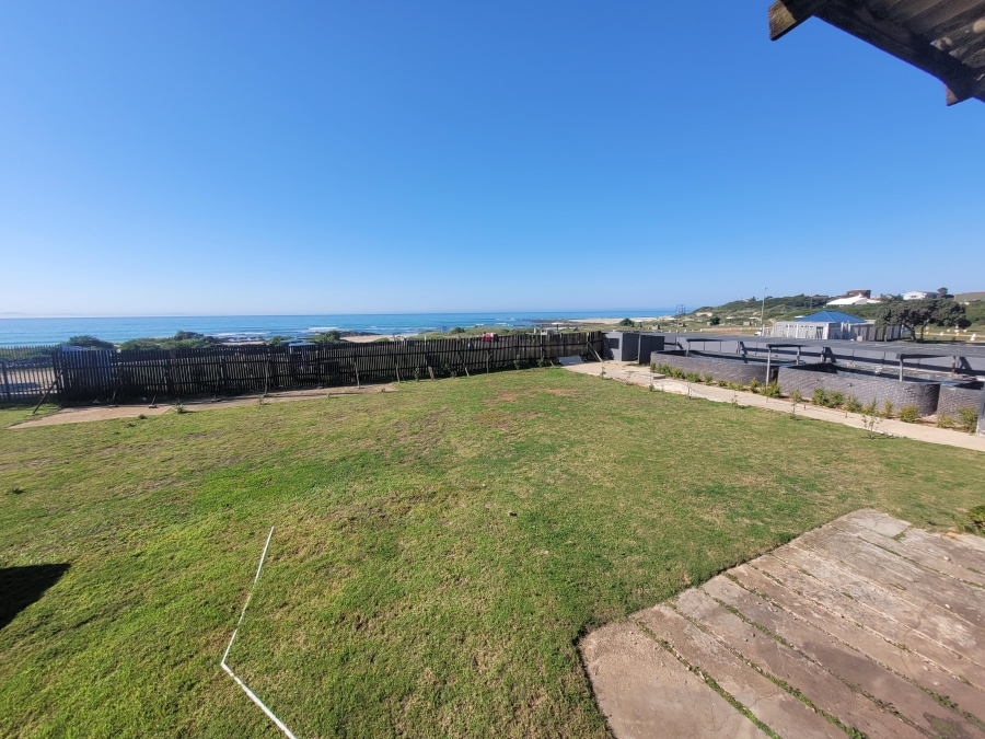 5 Bedroom Property for Sale in Jeffreys Bay Central Eastern Cape